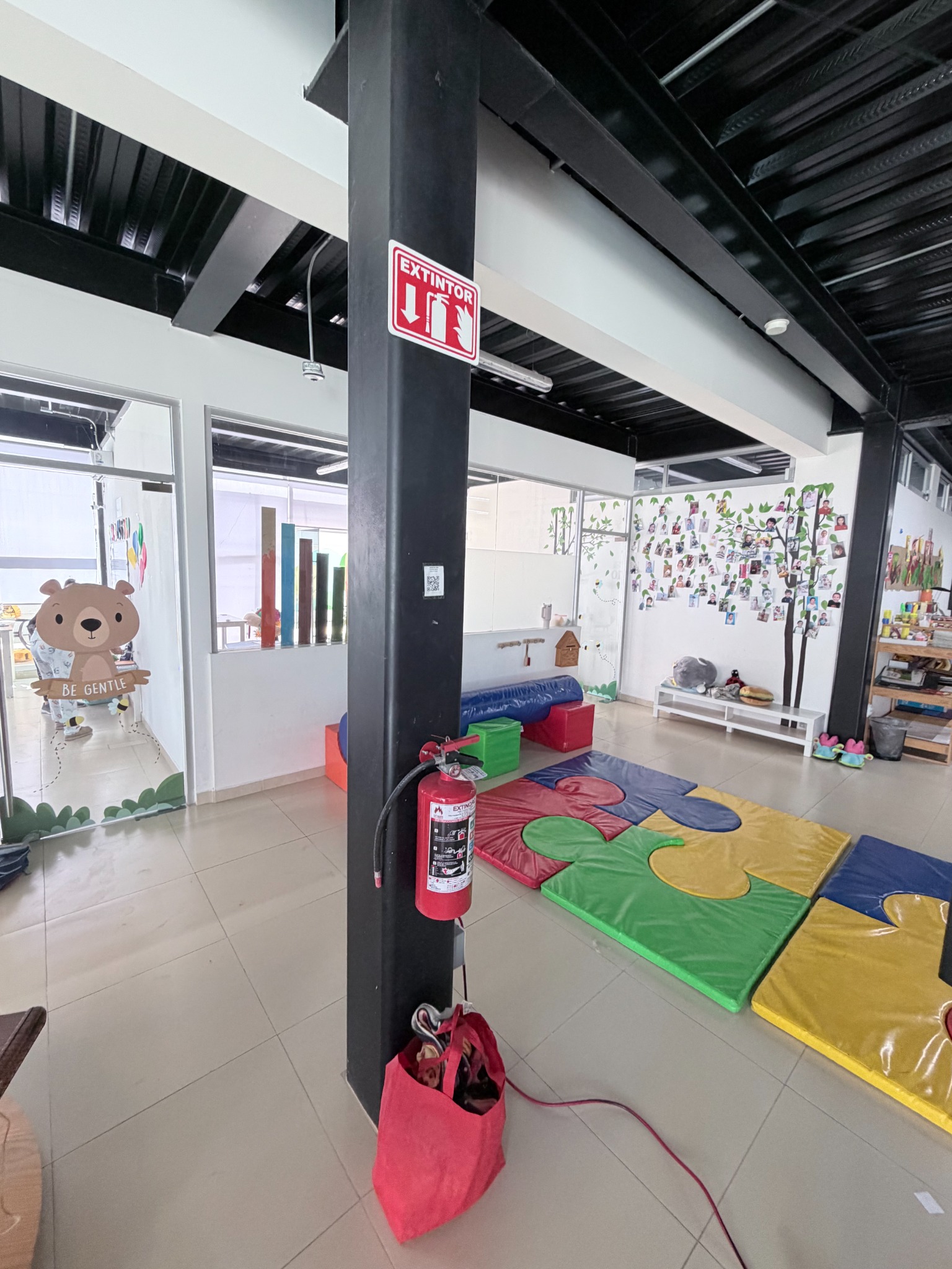 Espacio interior de Colegio Timber